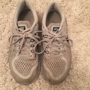 Used bike tennis shoes